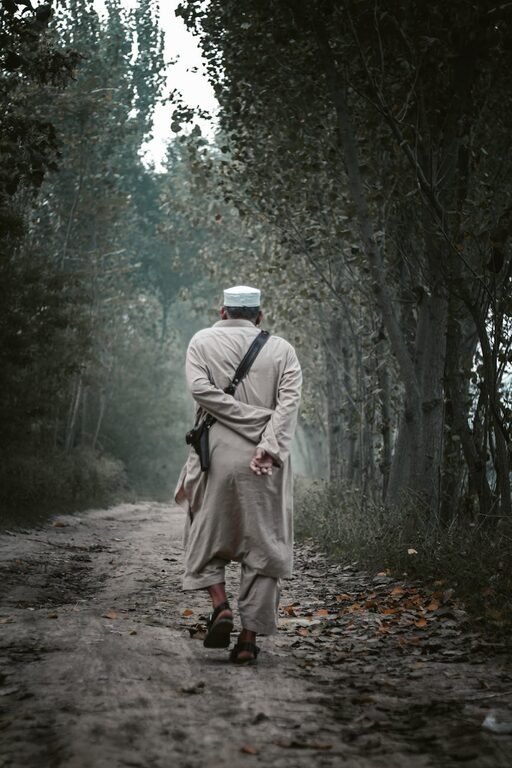 Beginner Guide to Mindful Walking: Simple Steps to Stay Present