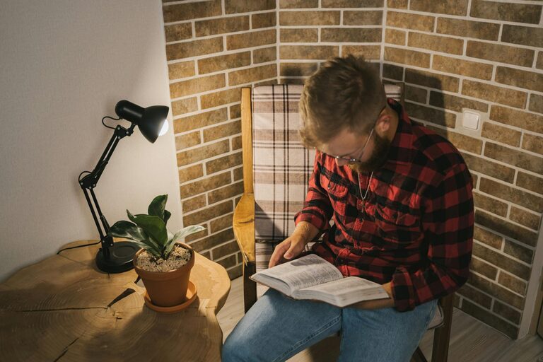 How to Create a Cozy Reading Corner at Home